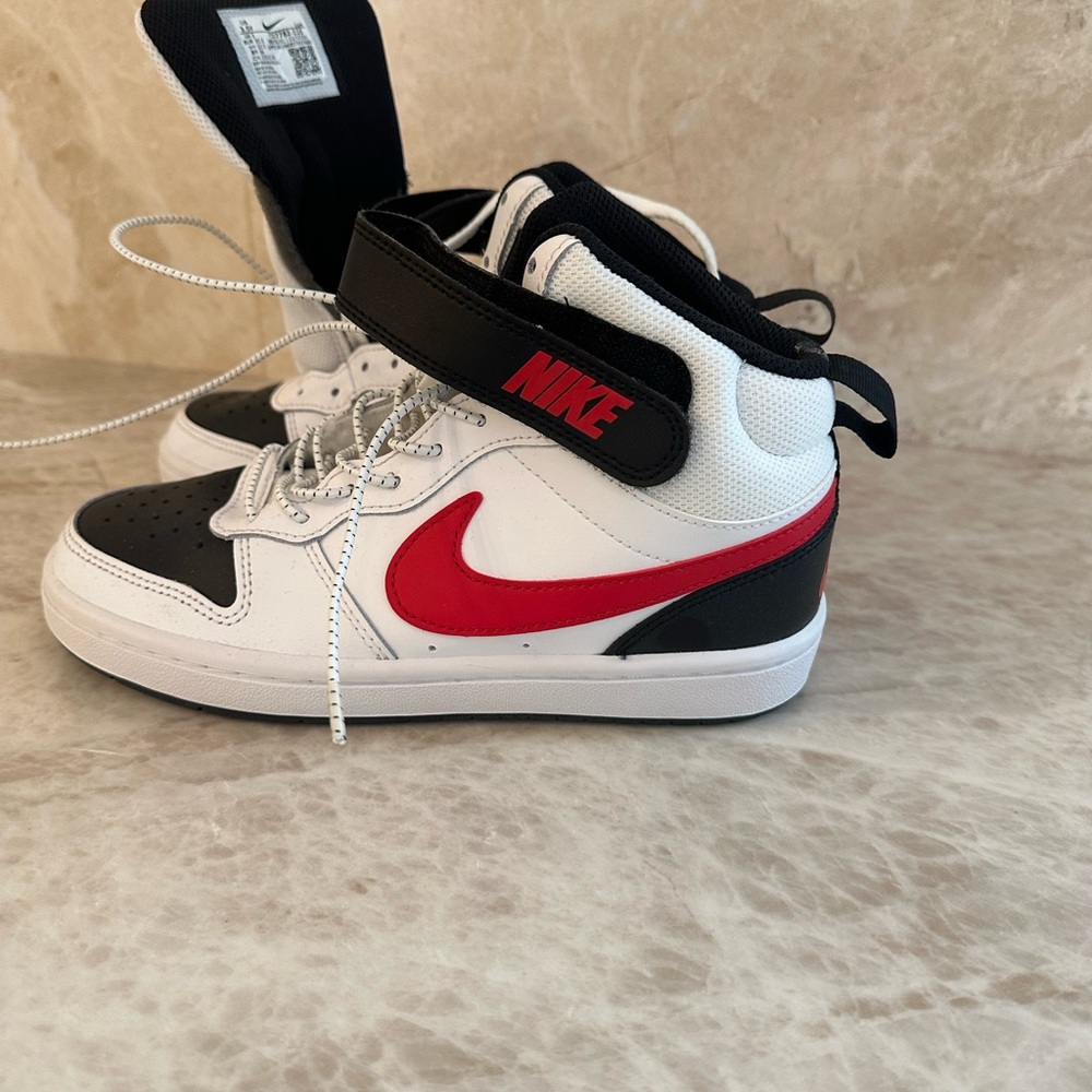 Nike Kids High-Top Sneakers — White Black Red - new without the box